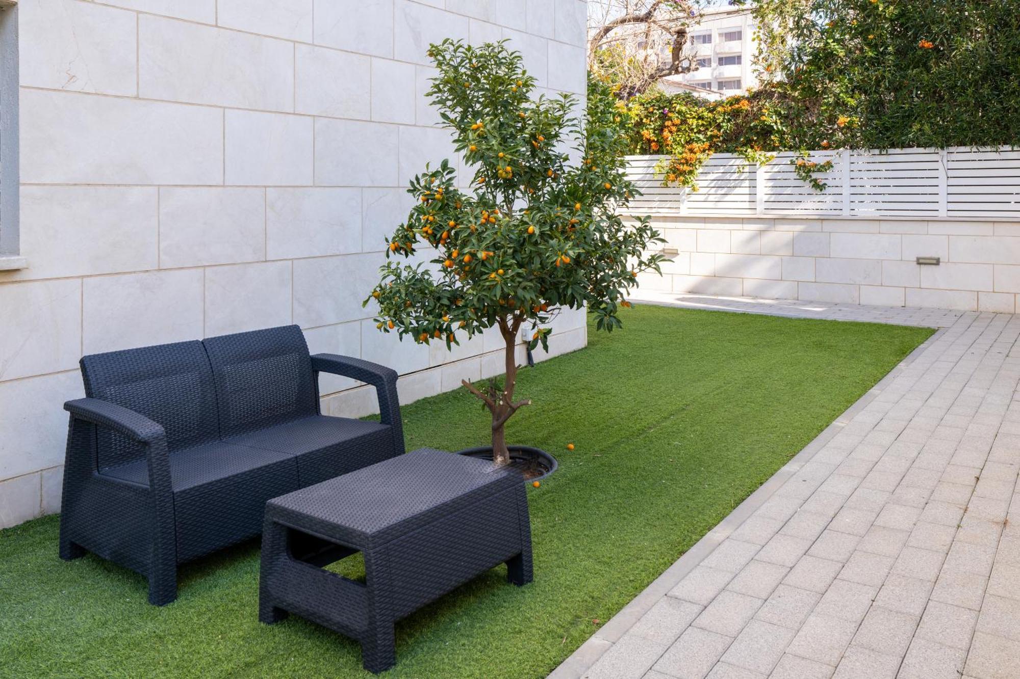 Balfour Sea View City Center 나하리야 외부 사진