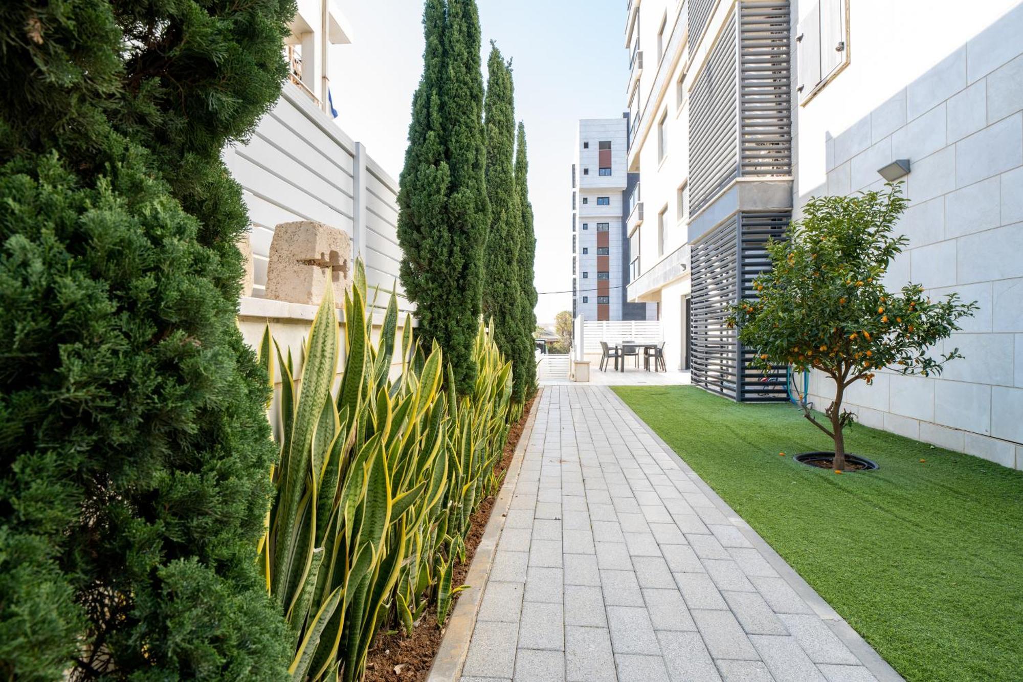 Balfour Sea View City Center 나하리야 외부 사진