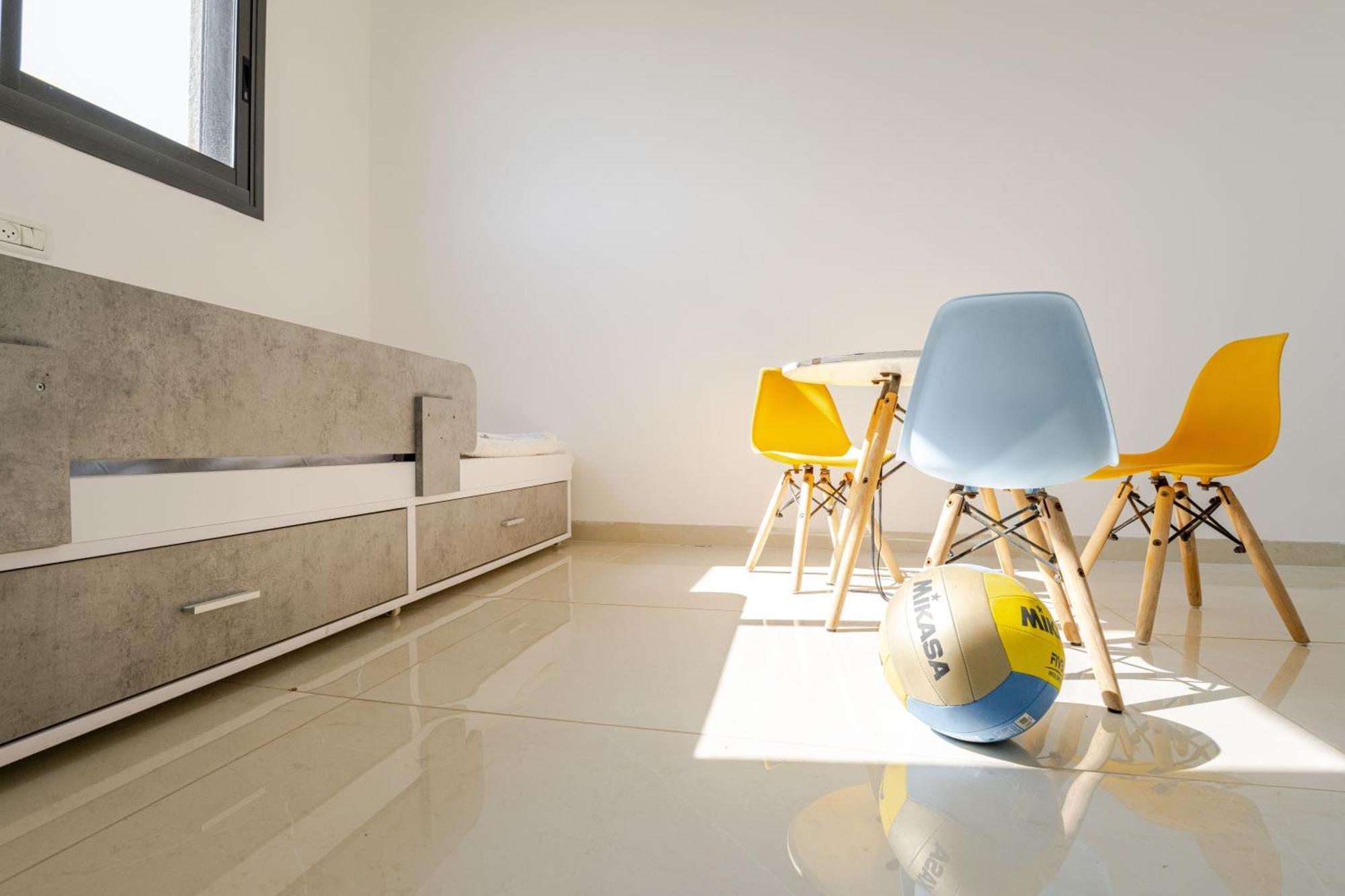 Balfour Sea View City Center 나하리야 외부 사진