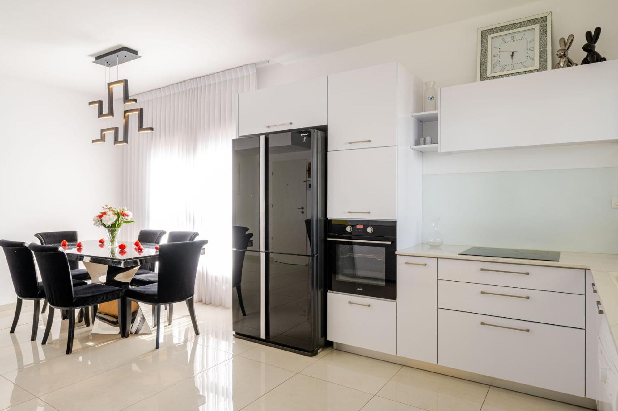 Balfour Sea View City Center 나하리야 외부 사진