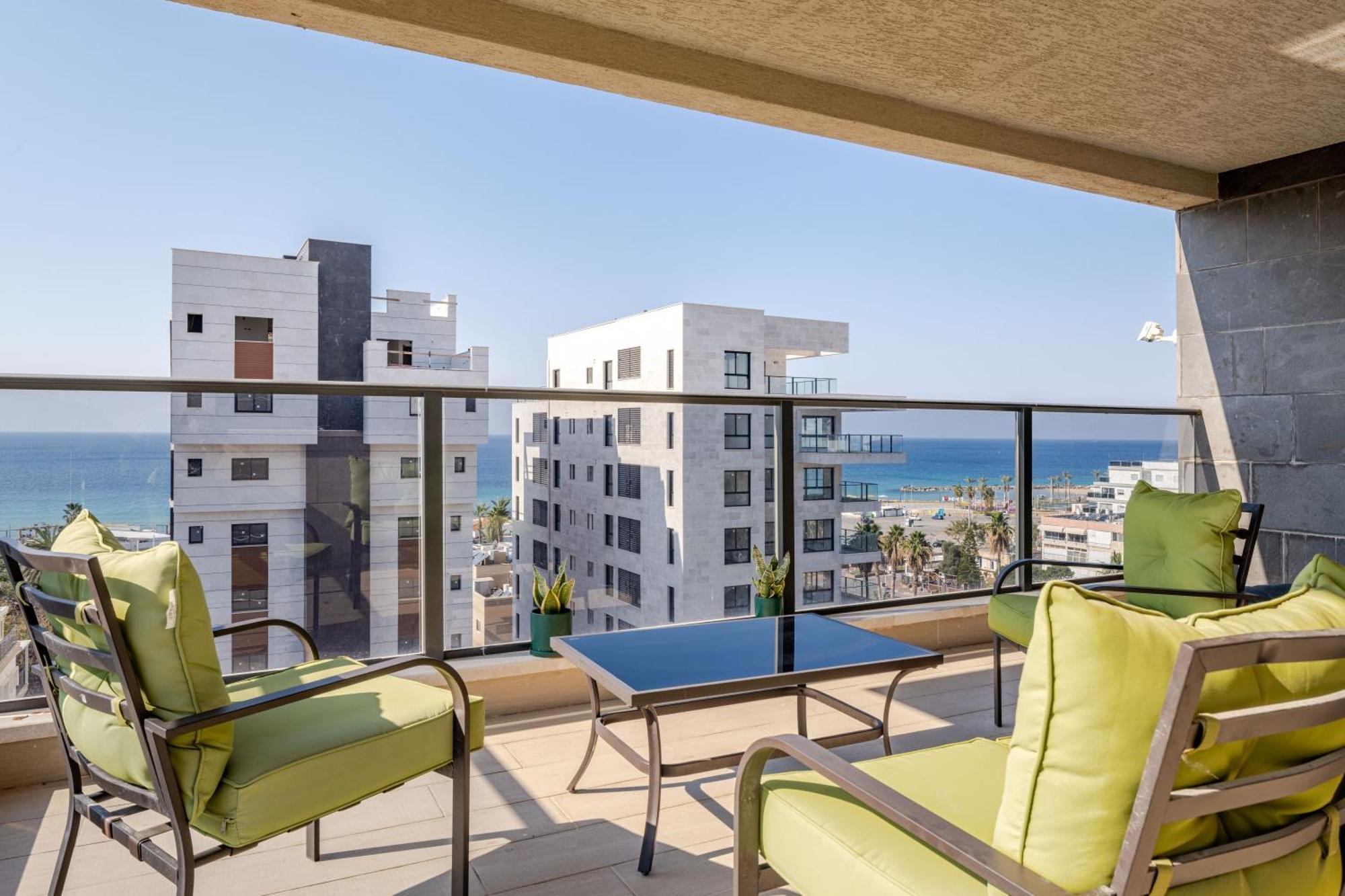Balfour Sea View City Center 나하리야 외부 사진