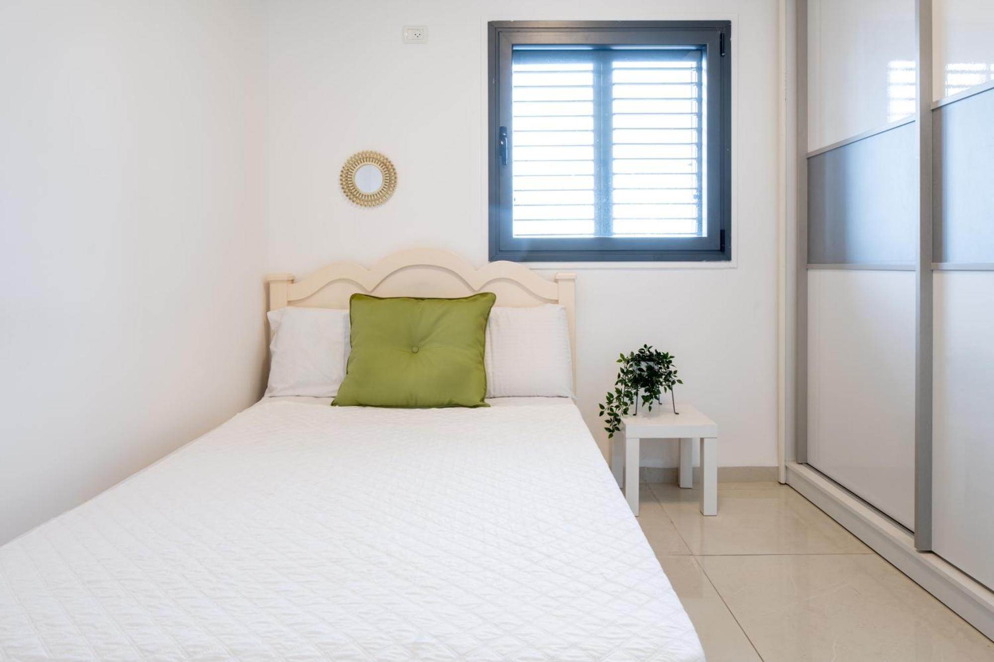 Balfour Sea View City Center 나하리야 외부 사진