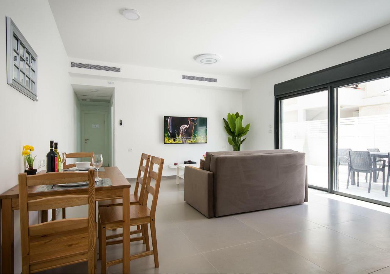 Balfour Sea View City Center 나하리야 외부 사진