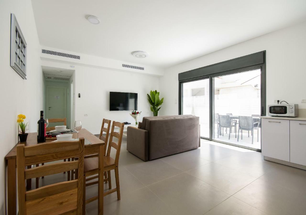 Balfour Sea View City Center 나하리야 외부 사진