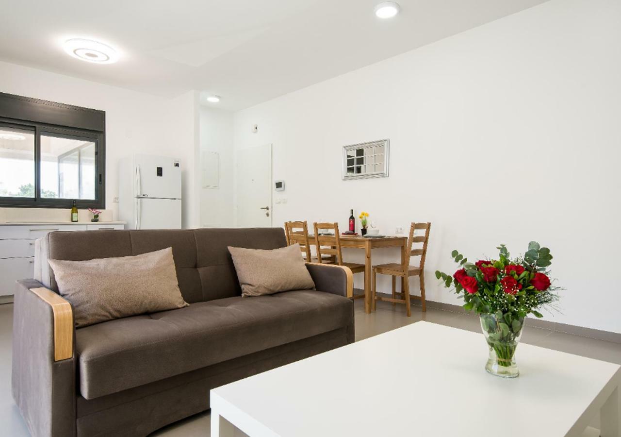 Balfour Sea View City Center 나하리야 외부 사진